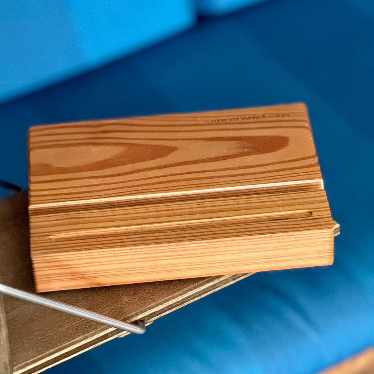 Tablethalter aus Holz