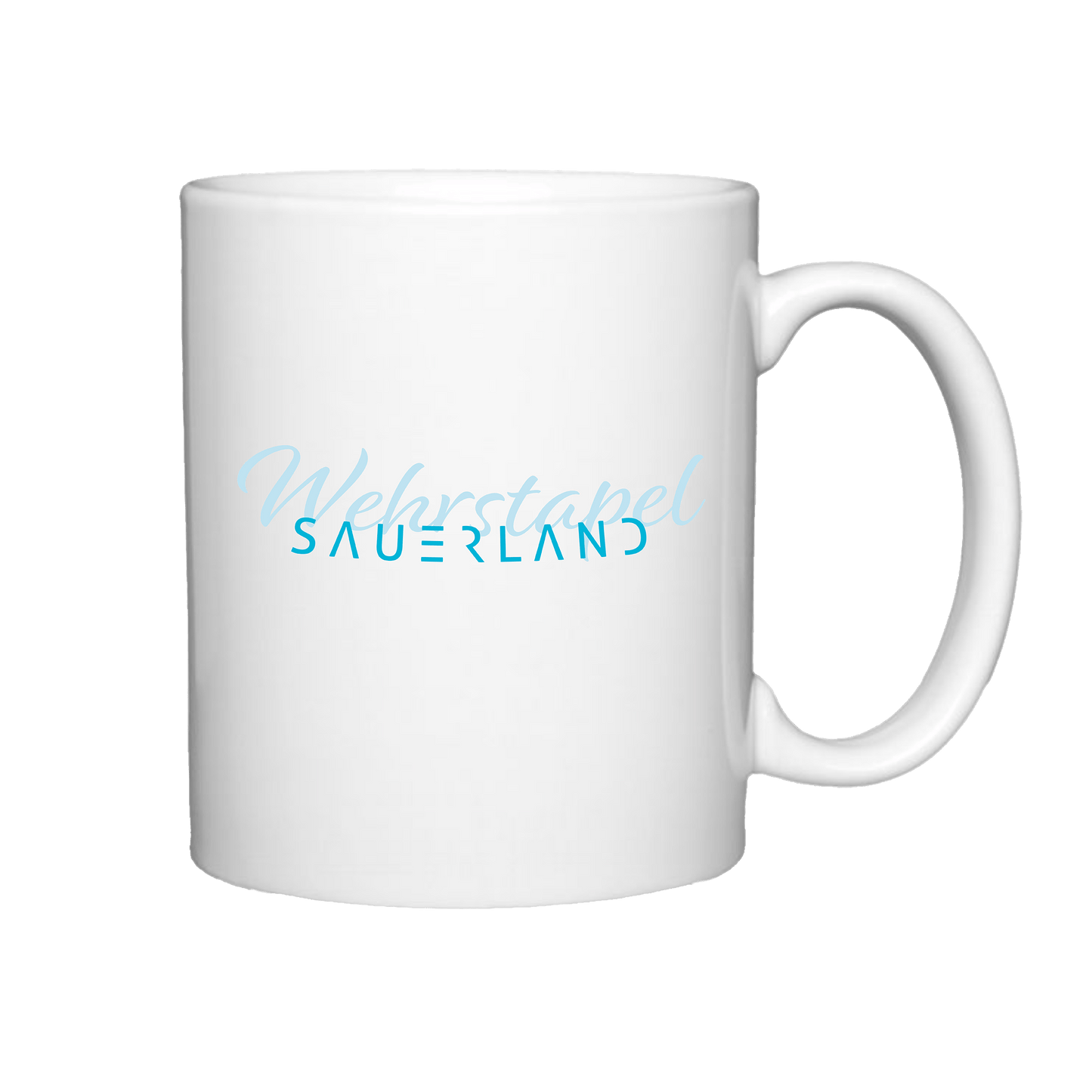 Weißer Becher mit modernem Sauerland-Logo in azurblau aufgedruckt. Darüber steht in geschwungener Schrift der Dorfname Wehrstapel