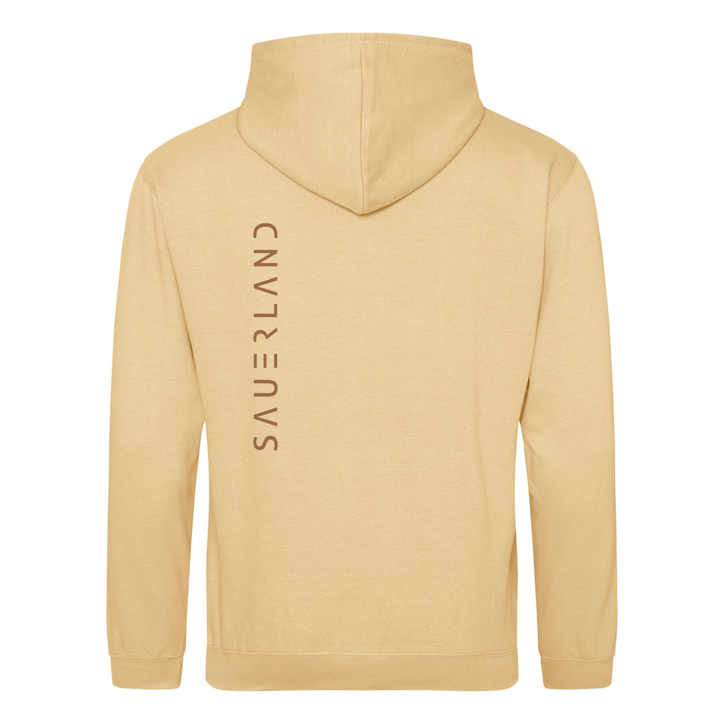 Rückseite eines beigen Hoodies mit großem Sauerland Schriftzug auf dem Rücken. Der Schriftzug ist auf der linken Seite hochkant in Kupfer aufgedruckt.