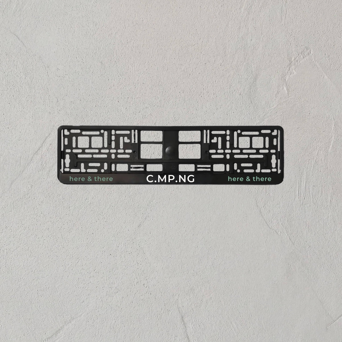 Produktfoto des C.MP.NG Kennzeichenhalter für Camper in der original edition