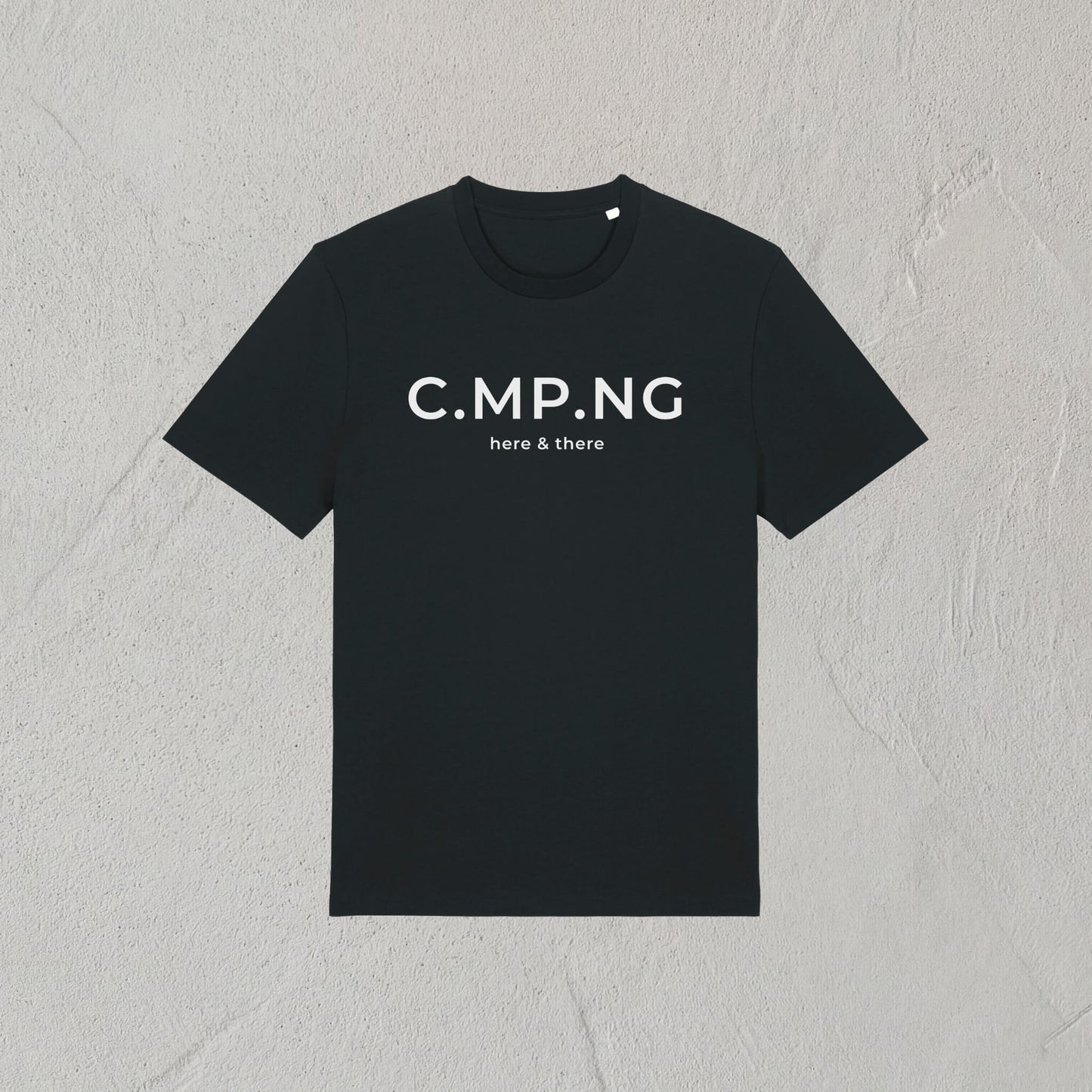 Produktfoto des C.MP.NG Camping Tshirts original in der Farbe schwarz.