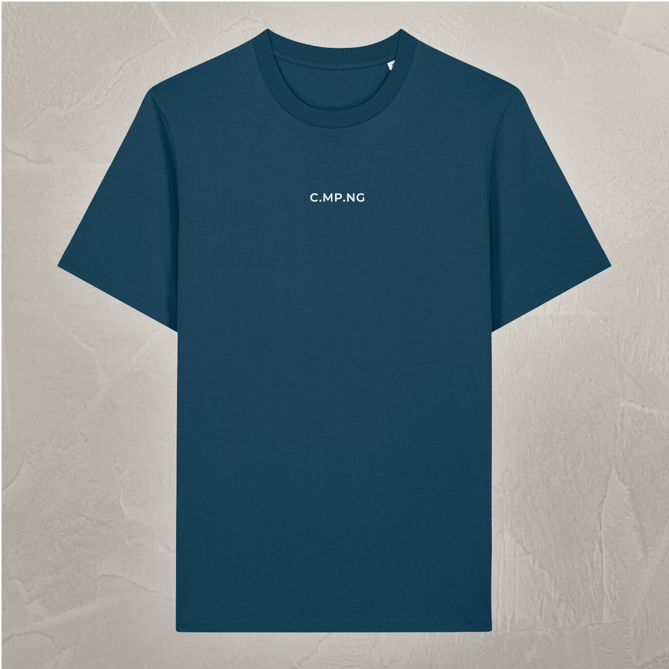 C.MP.NG Basic T-Shirt in Petrol aus Bio-Baumwolle mit minimalem Logo-Print, Unisex Camping Shirt