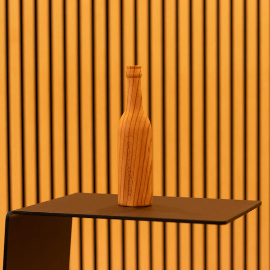 Flaschenöffner aus Holz in Form einer Longneck-Flasche