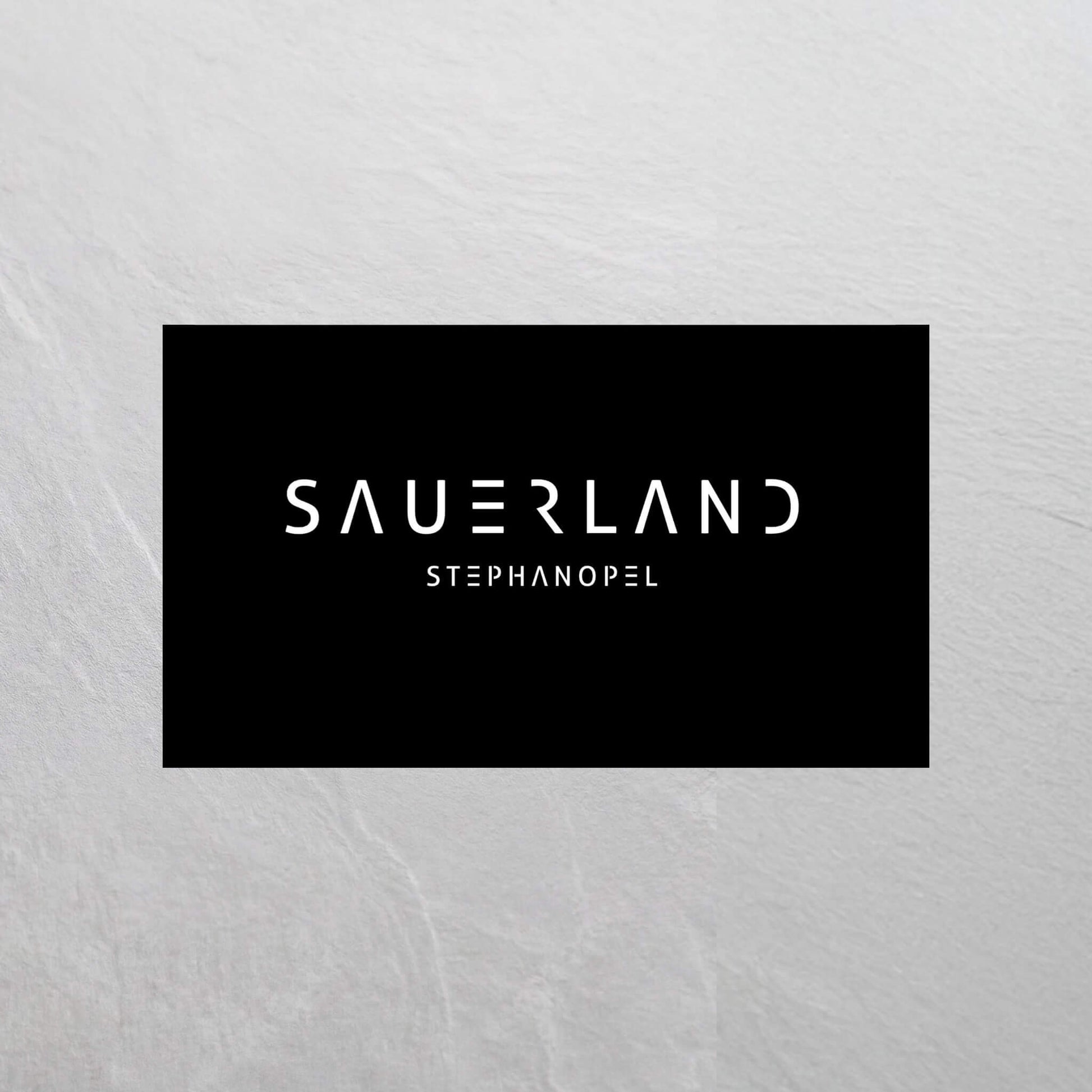 Sauerland Fahne in schwarz mit weißem Aufdruck Sauerland Stephanopel