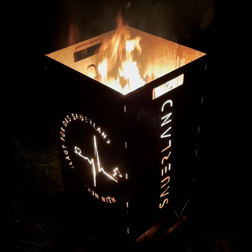 Sauerland Feuertonne mit Flammen