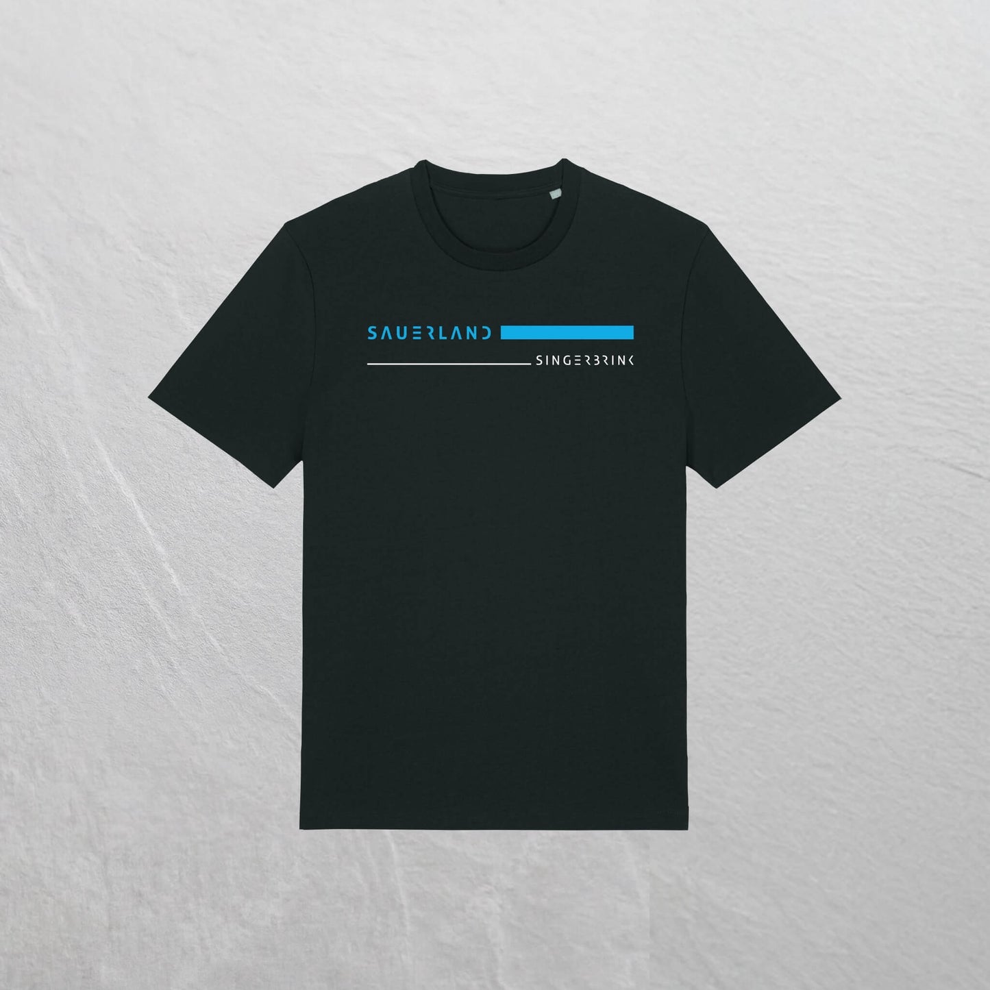 Produktfot eines schwarzen Sauerland TShirt mit stripes aufdruck in blau