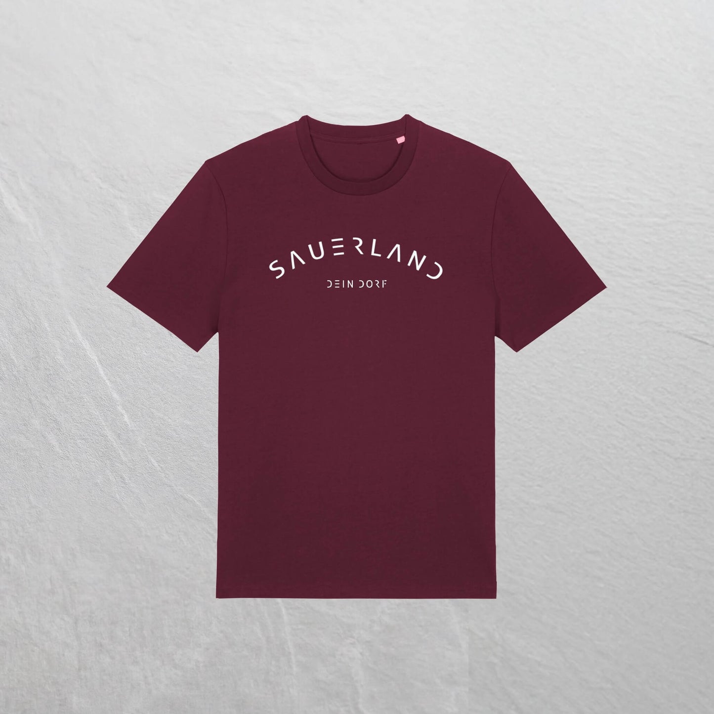Produktfoto des neuen Sauerland T-Shirt mit Dorfnamen in der Farbe bordeaux
