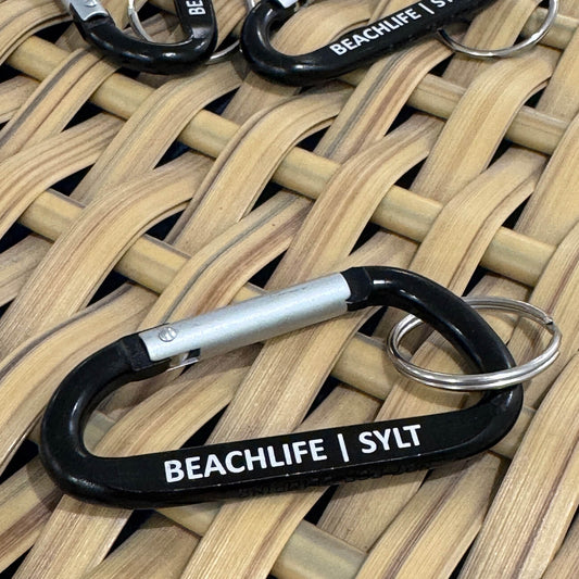 Schwarzer Schlüsselanhänger mit Fräsung  Beachlife | Sylt