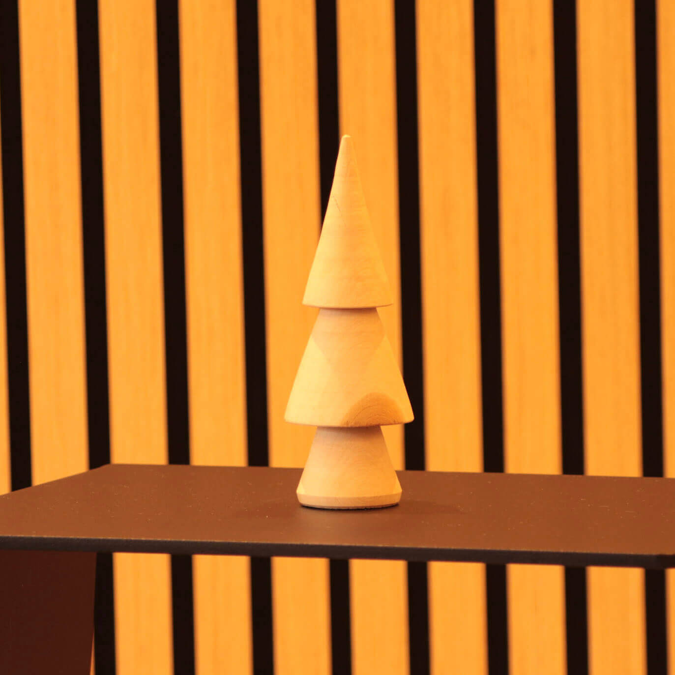 Tannenbaum aus Holz, gedrechselt